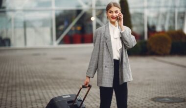 How to Stay Comfortable Without Sacrificing Style While Travelling