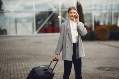 How to Stay Comfortable Without Sacrificing Style While Travelling
