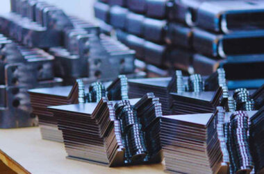 The Difference Between CO2 and Fibre Laser Cutting for Plastics